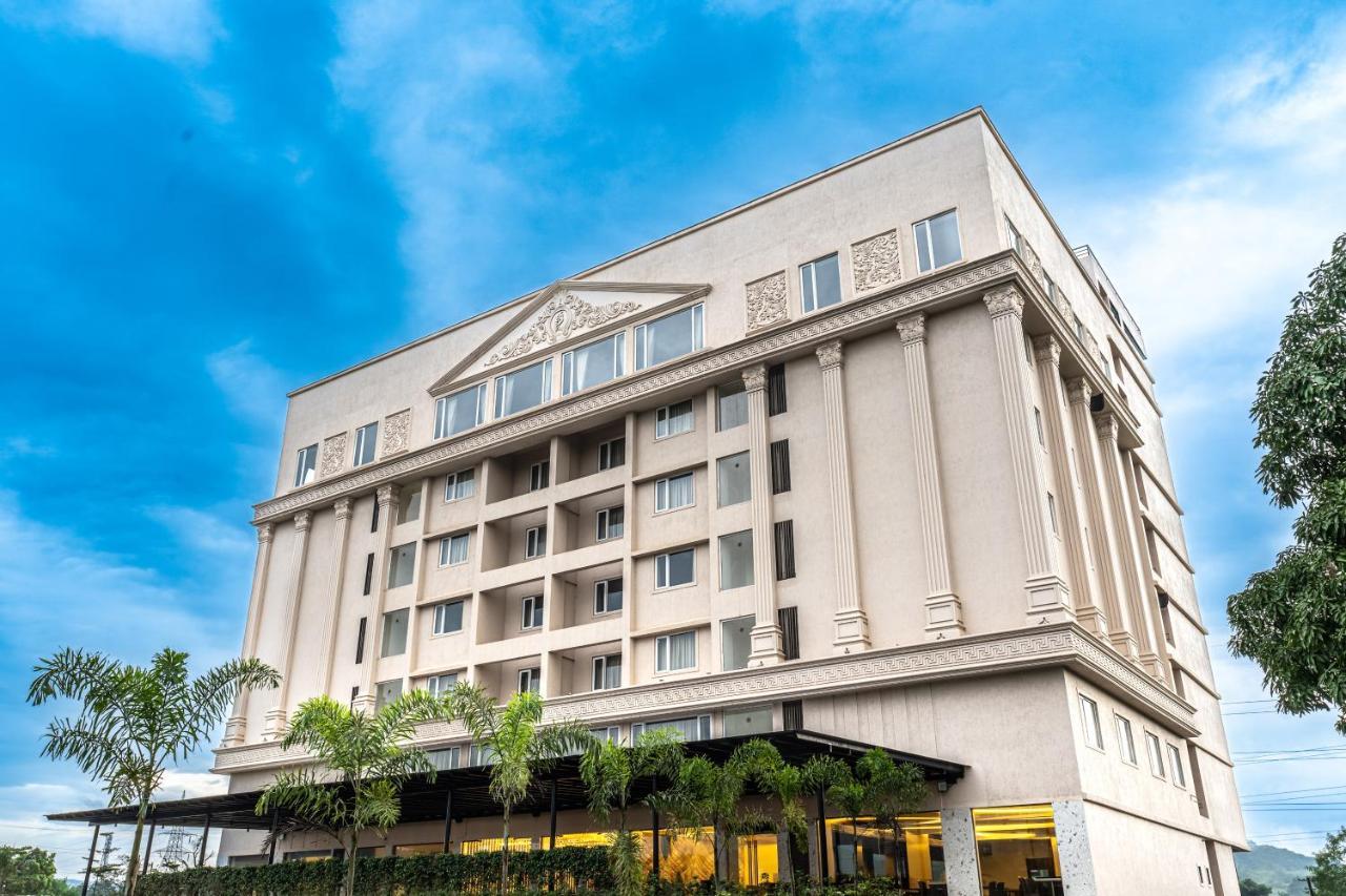 Mastiff Grand The Sia Palace Suites & Banquets, Khopoli, Near Imagica Εξωτερικό φωτογραφία