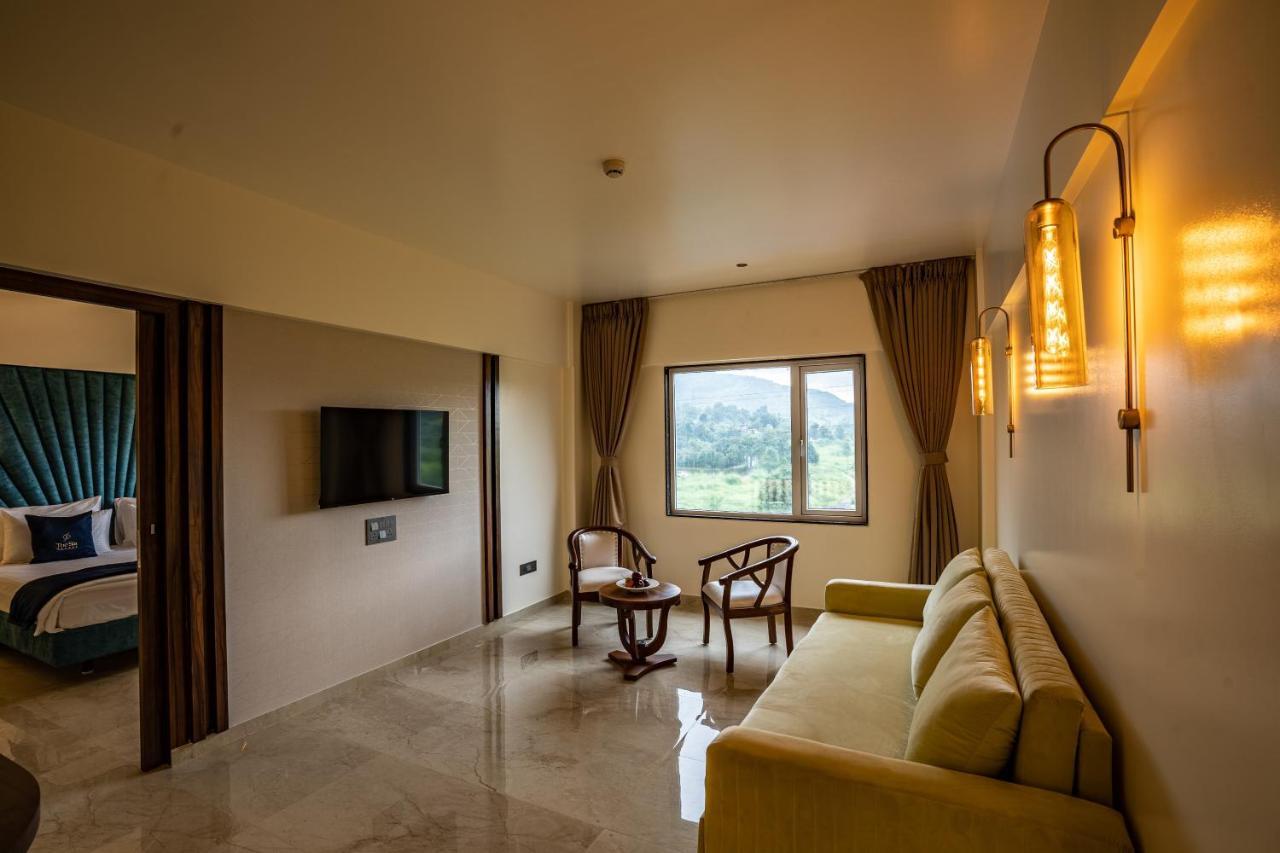 Mastiff Grand The Sia Palace Suites & Banquets, Khopoli, Near Imagica Εξωτερικό φωτογραφία