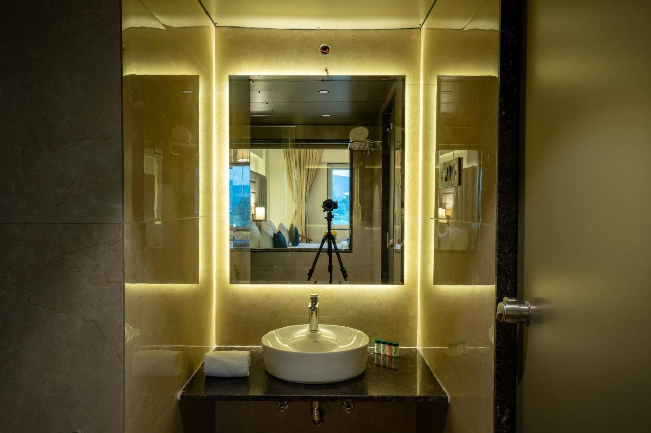 Mastiff Grand The Sia Palace Suites & Banquets, Khopoli, Near Imagica Εξωτερικό φωτογραφία