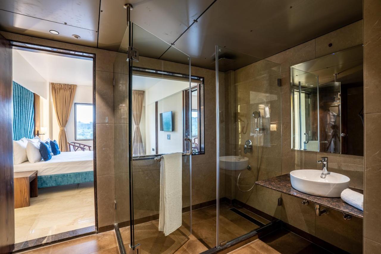 Mastiff Grand The Sia Palace Suites & Banquets, Khopoli, Near Imagica Εξωτερικό φωτογραφία