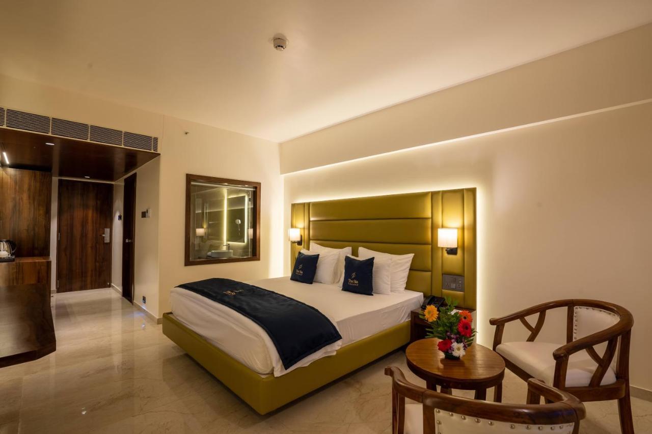 Mastiff Grand The Sia Palace Suites & Banquets, Khopoli, Near Imagica Εξωτερικό φωτογραφία