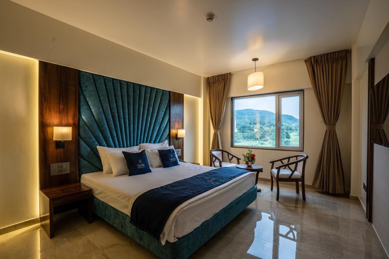 Mastiff Grand The Sia Palace Suites & Banquets, Khopoli, Near Imagica Εξωτερικό φωτογραφία